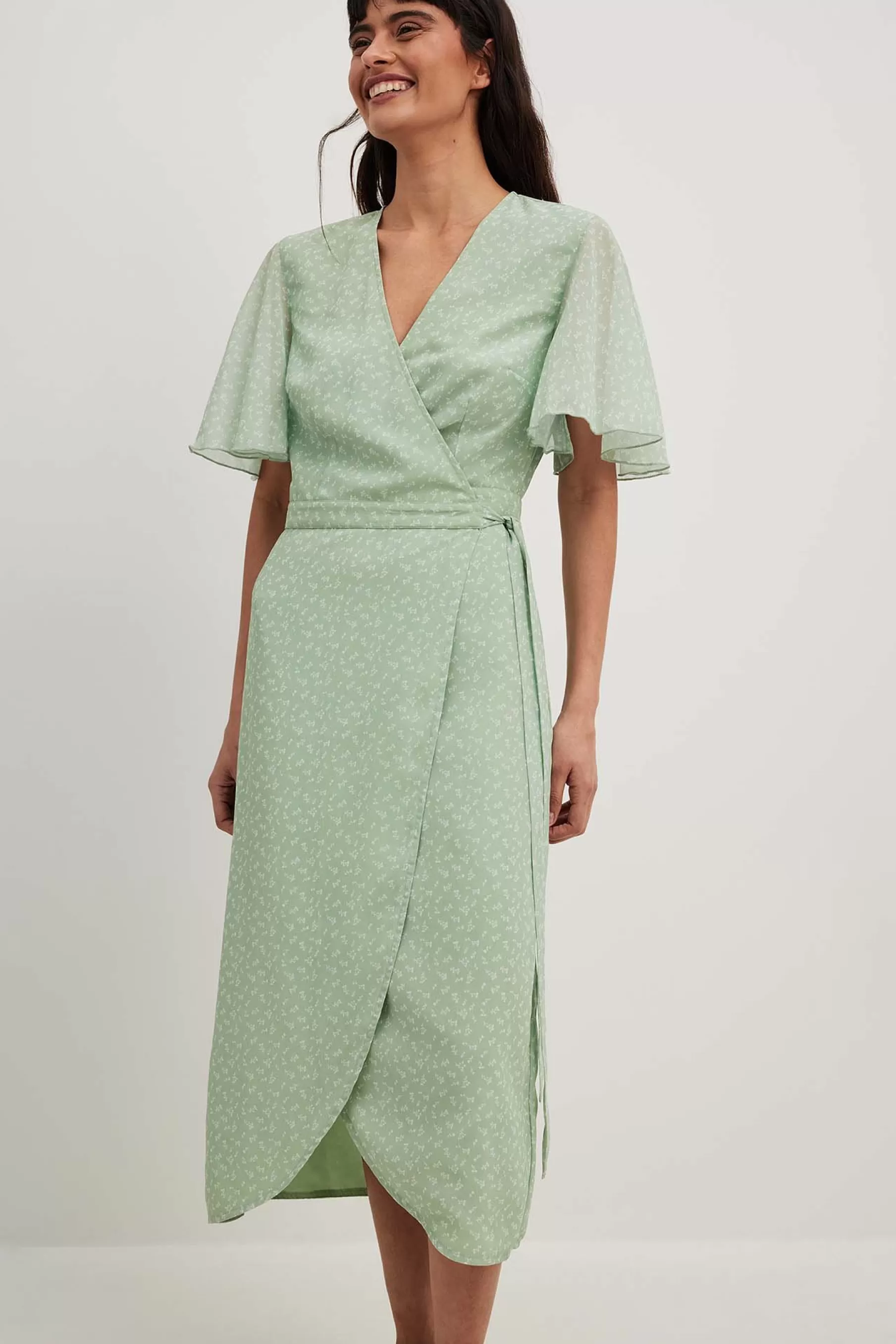 NA-KD Overlap Short Sleeve Midi Dress Green