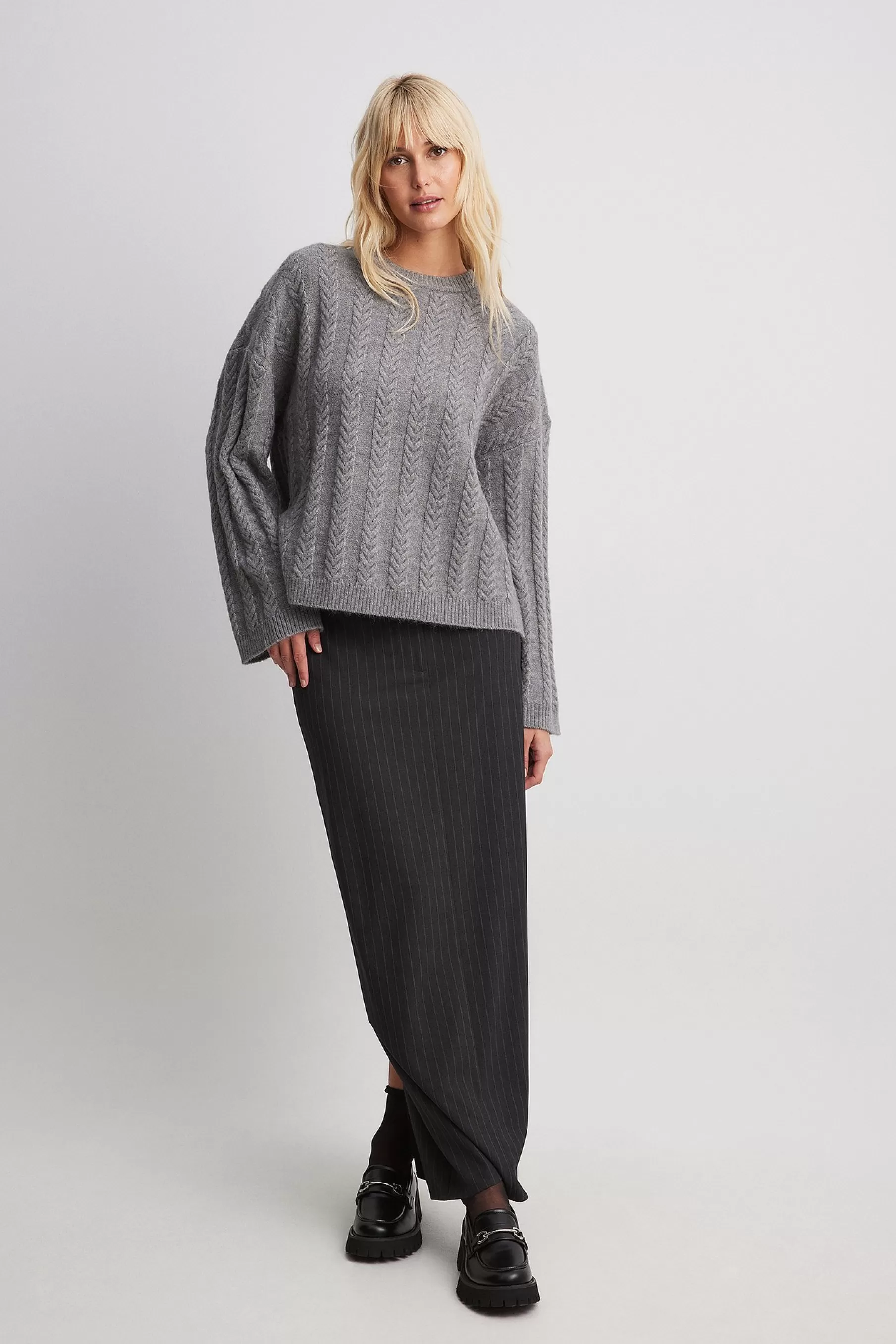 NA-KD Oversized Knitted Cable Sweater Grey