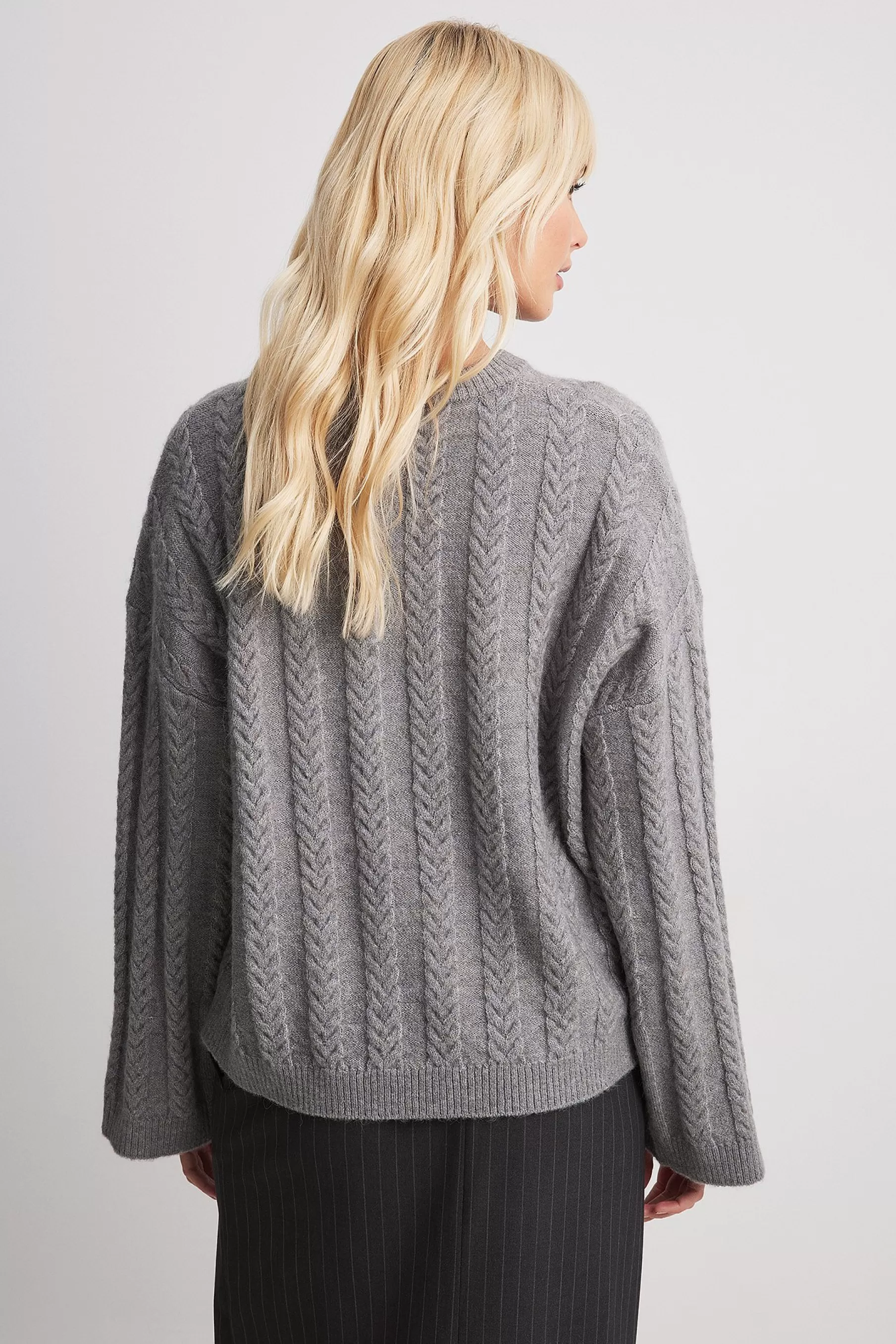 NA-KD Oversized Knitted Cable Sweater Grey