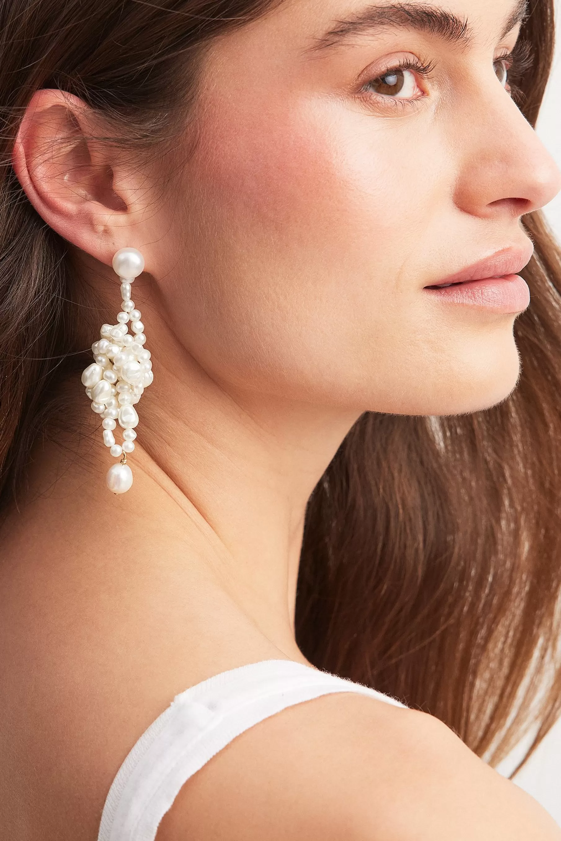 NA-KD Pearl Knot Earrings White