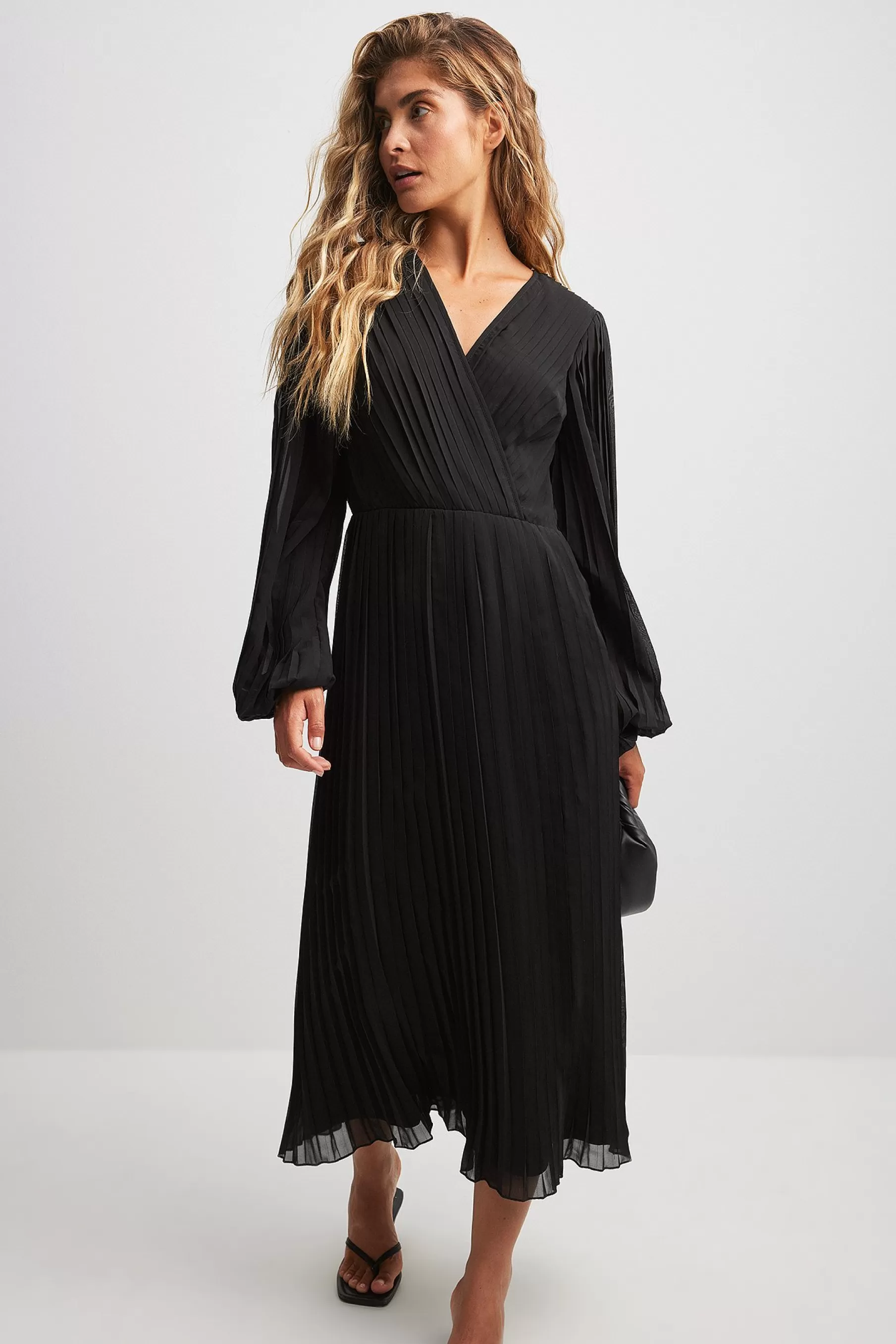 NA-KD Pleated Overlap Midi Dress Black