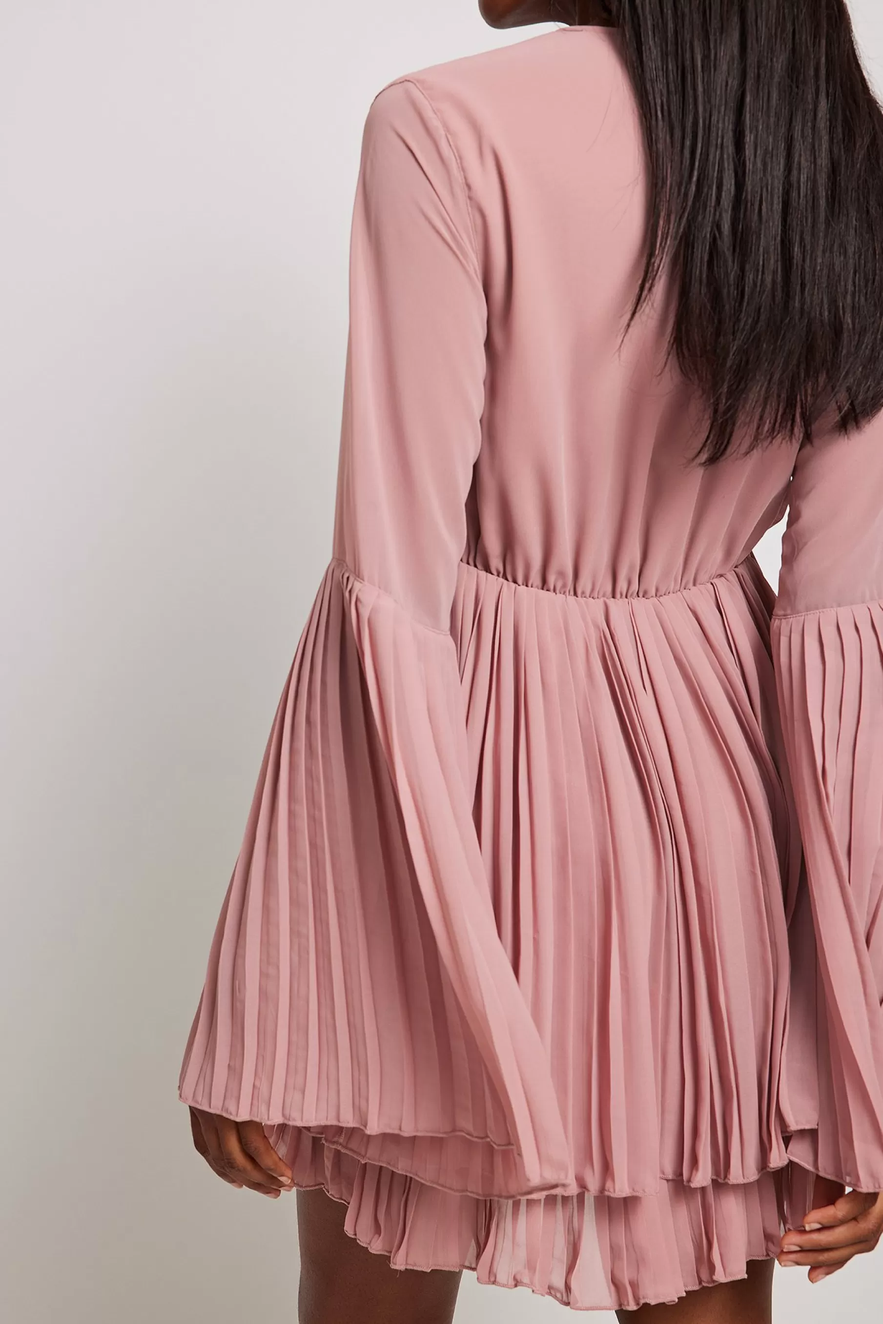 NA-KD Pleated V-neck Mini Dress Pink