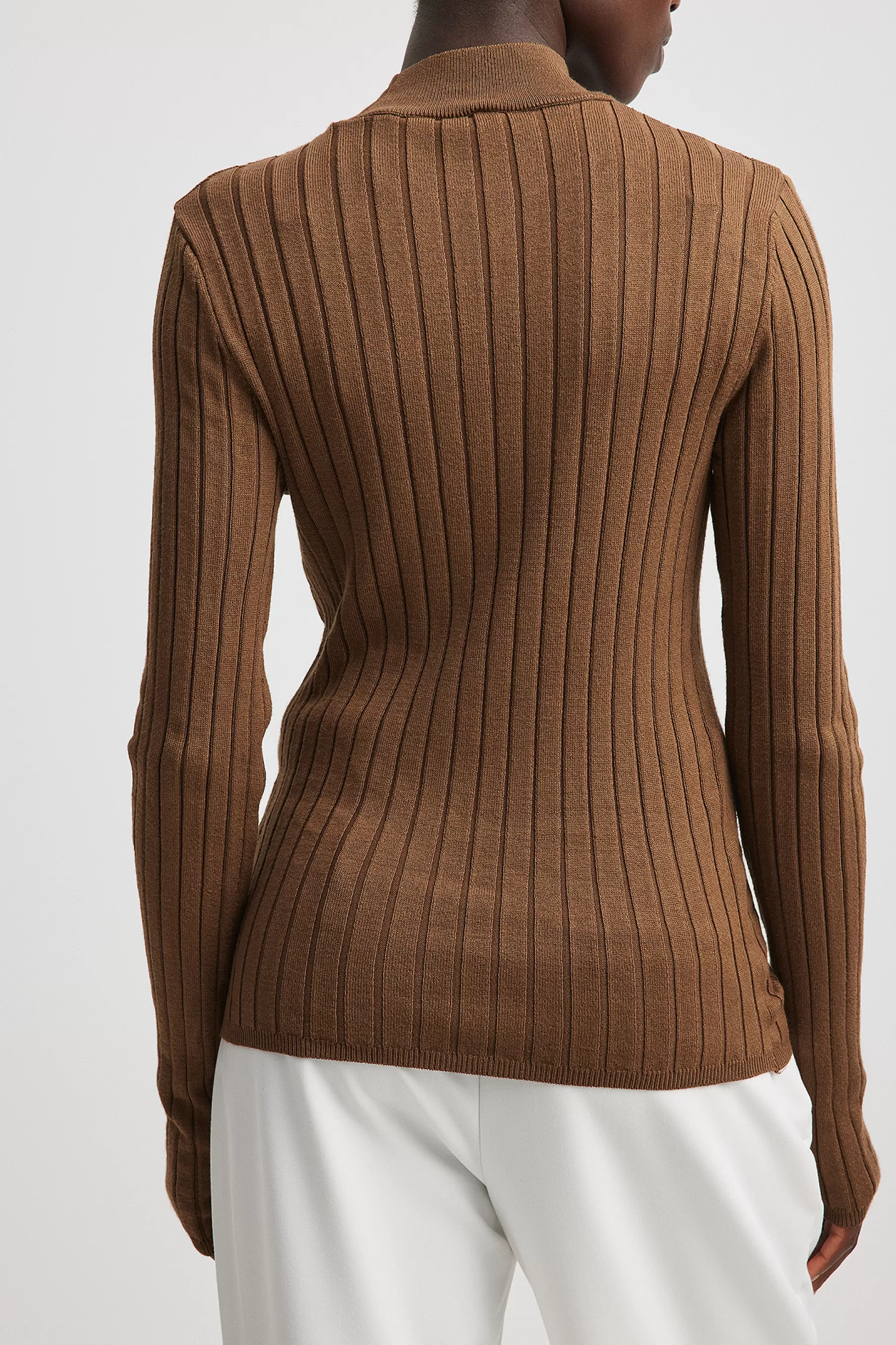 NA-KD Ribbed High Neck Knitted Sweater Brown