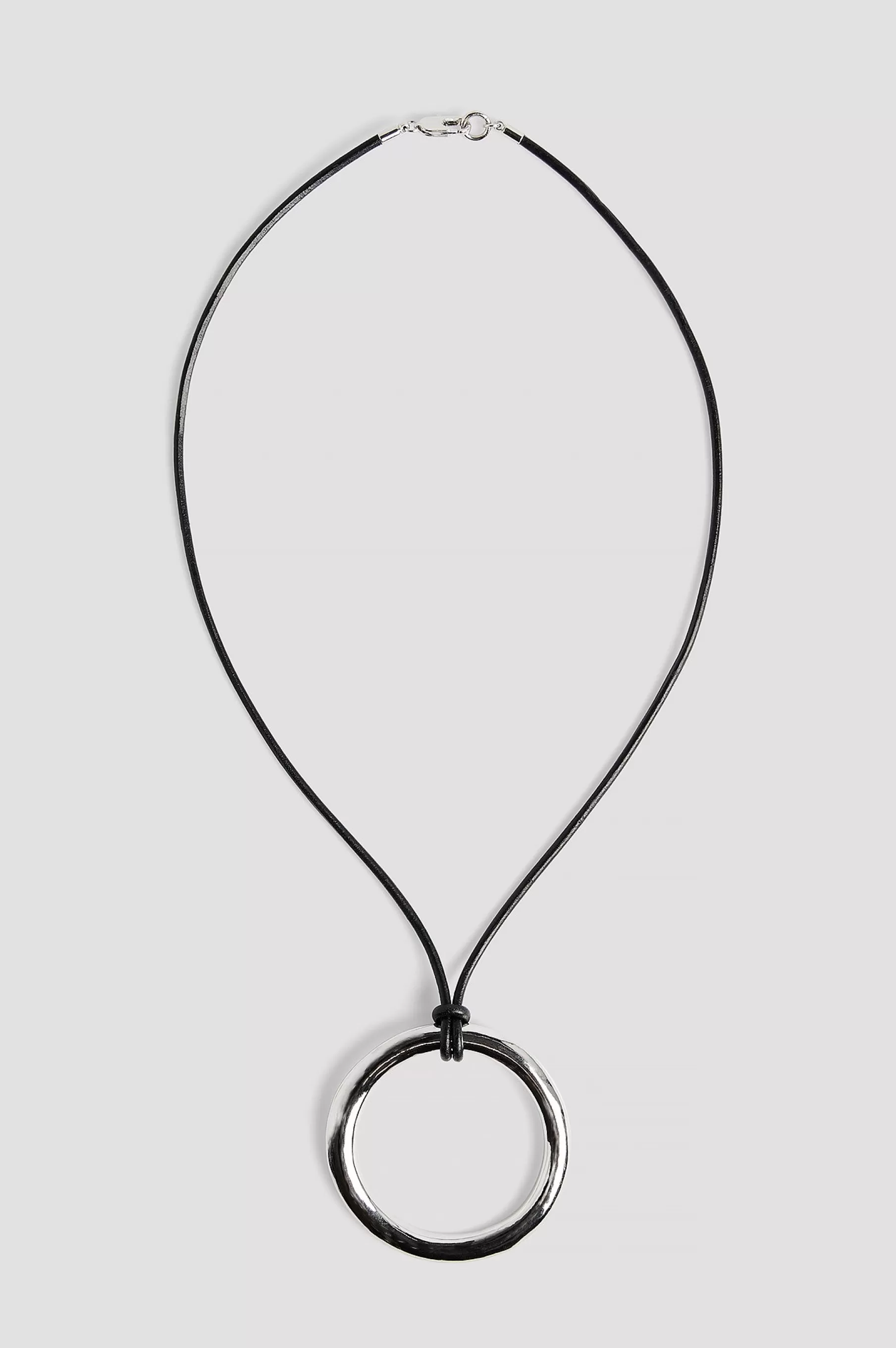 NA-KD Ring Pendant Necklace Black