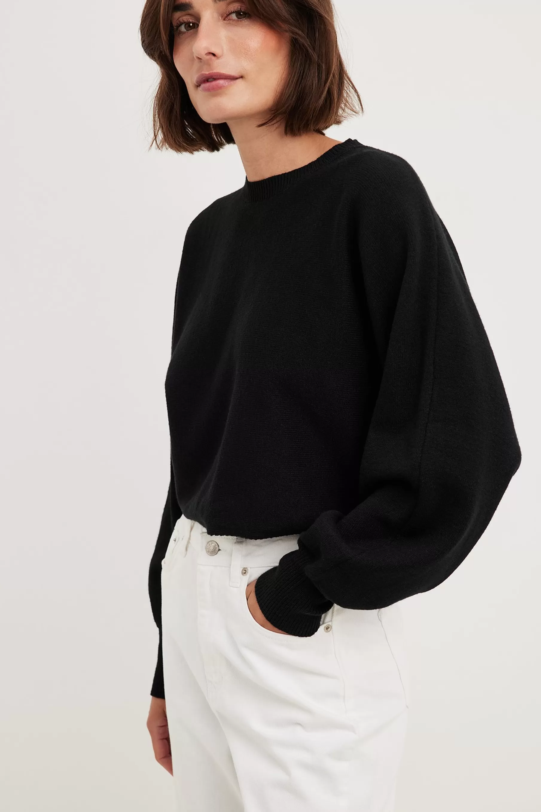 NA-KD Round Neck Cropped Knitted Sweater Black