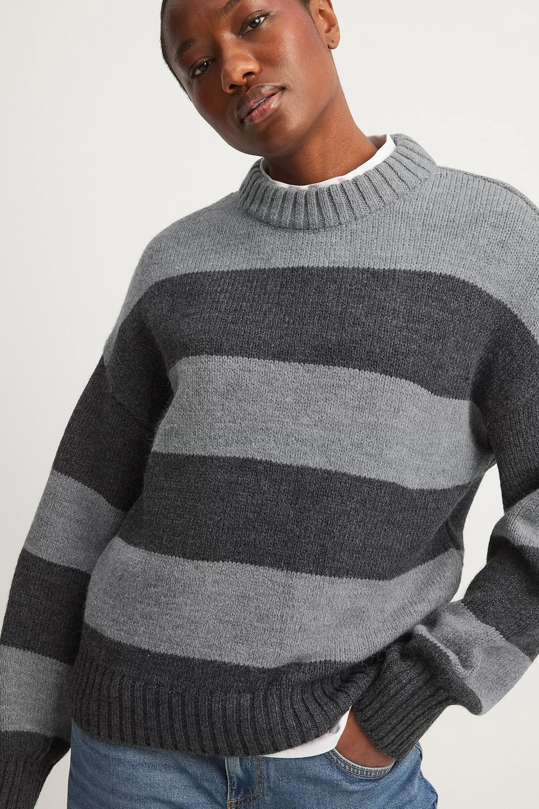 NA-KD Round Neck Knitted Striped Sweater Grey