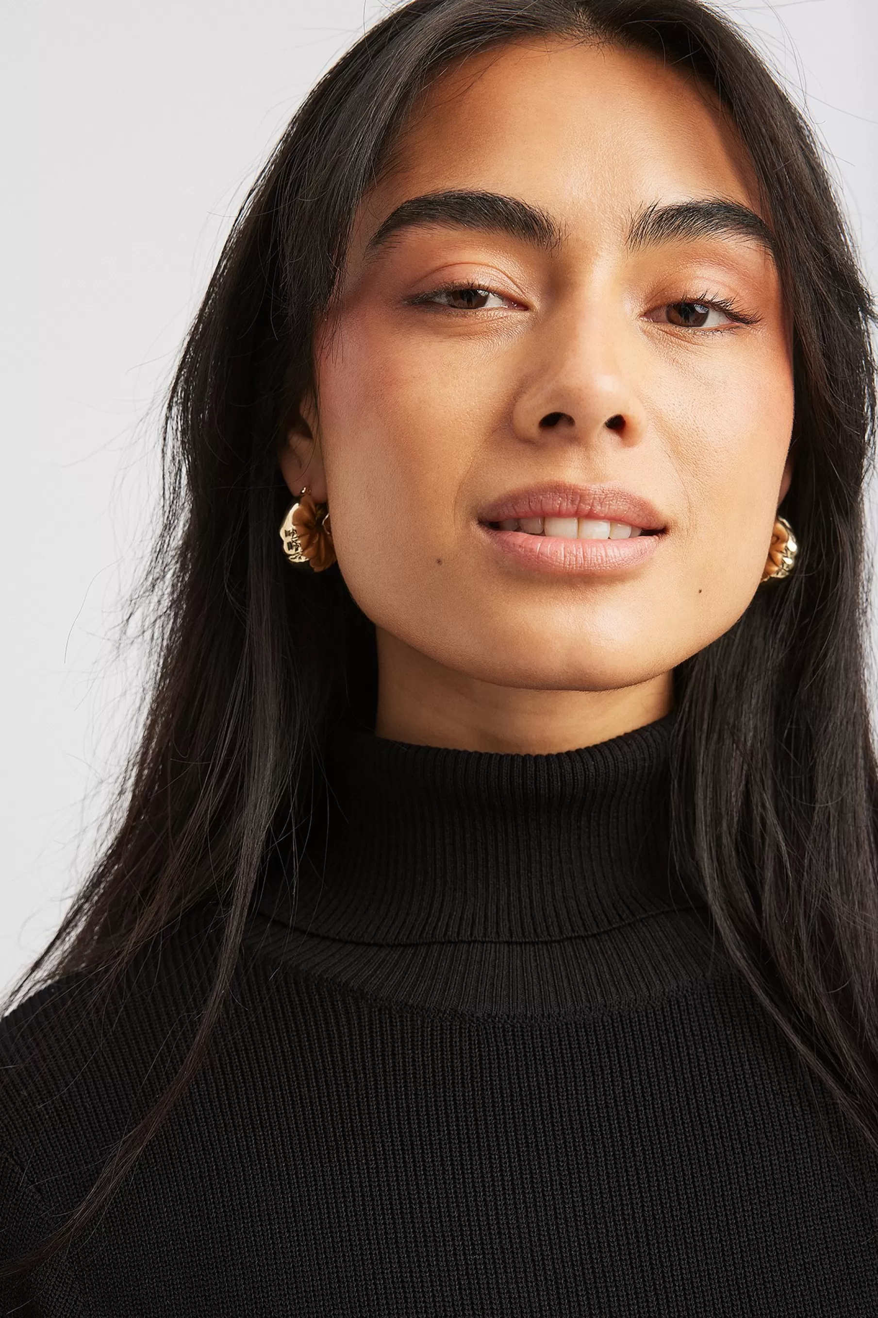 NA-KD Scrunched Earrings Gold