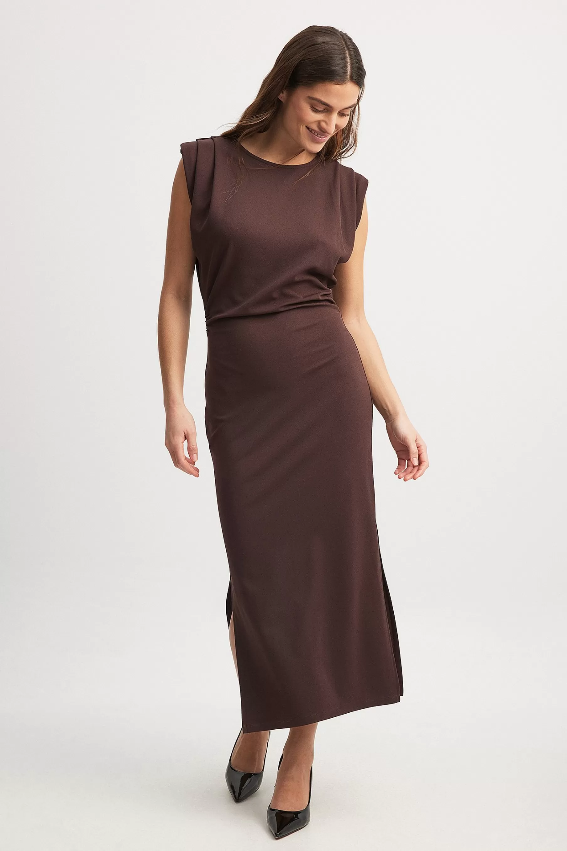 NA-KD Sharp Shoulder Midi Dress Brown