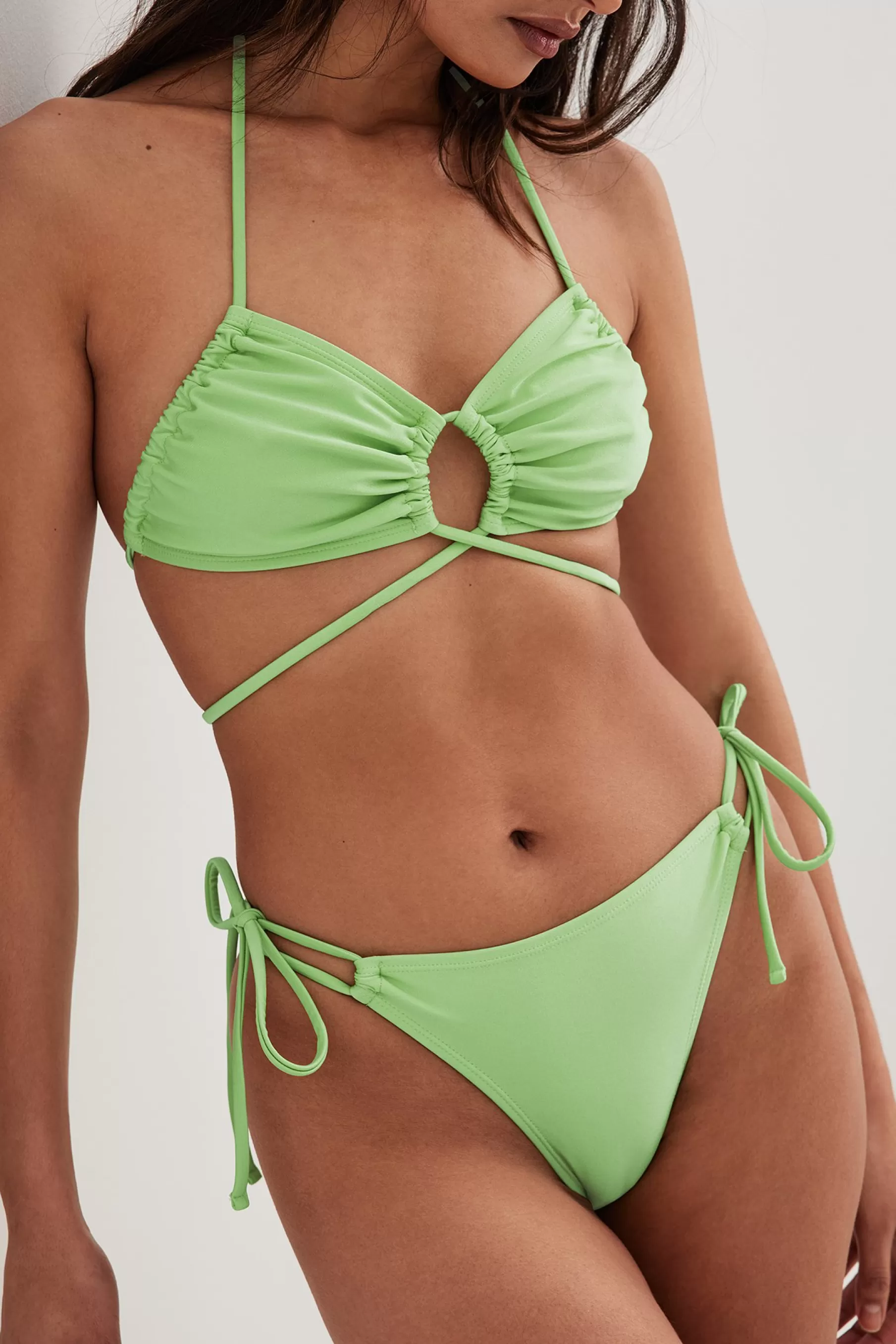 NA-KD Shiny Bikini Top With Gathers Green