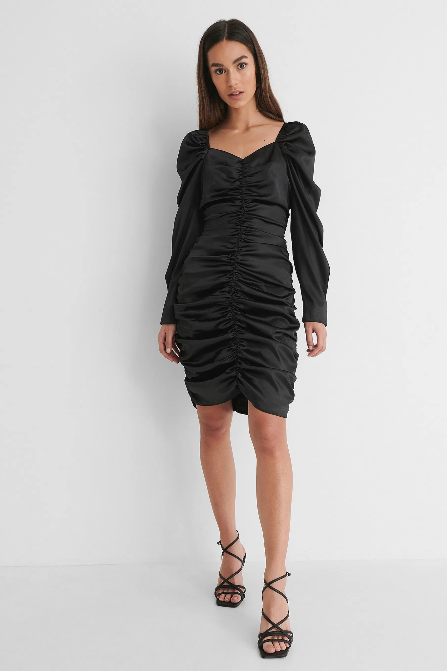 NA-KD Short Puff Sleeve Gathered Mini Dress Black