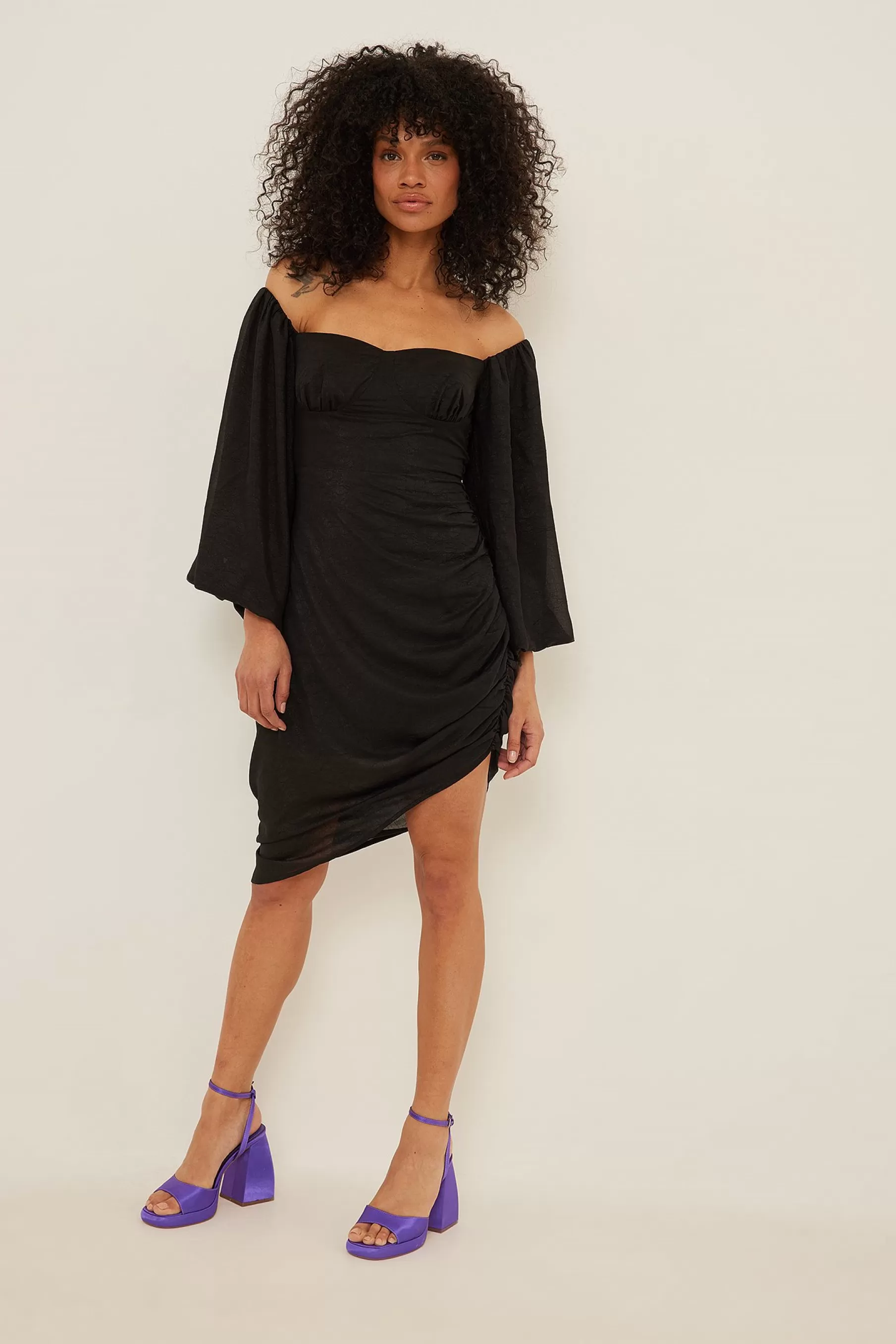 NA-KD Slanted Bottom Cups Detail Dress Black