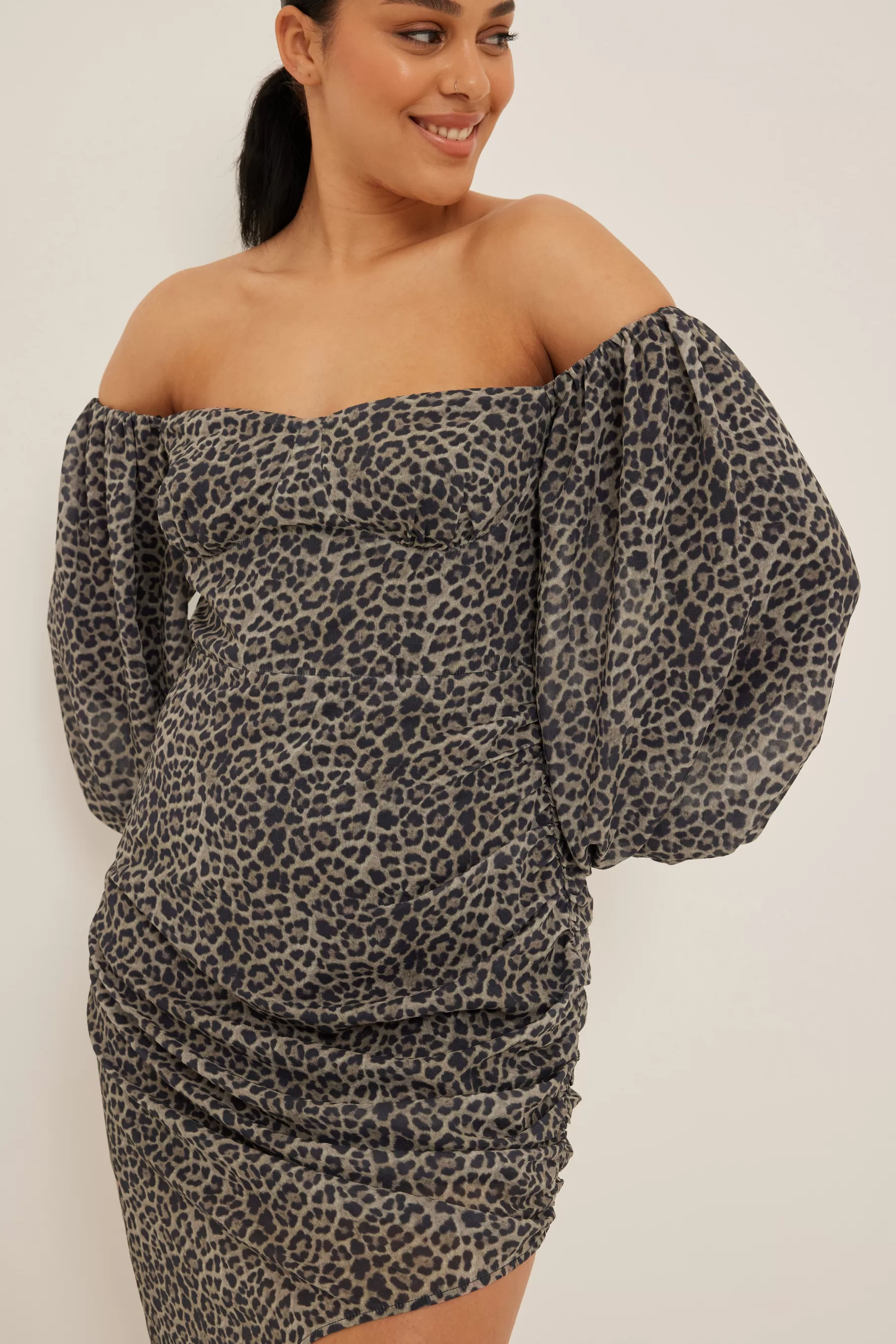 NA-KD Slanted Bottom Cups Detail Dress Leopard