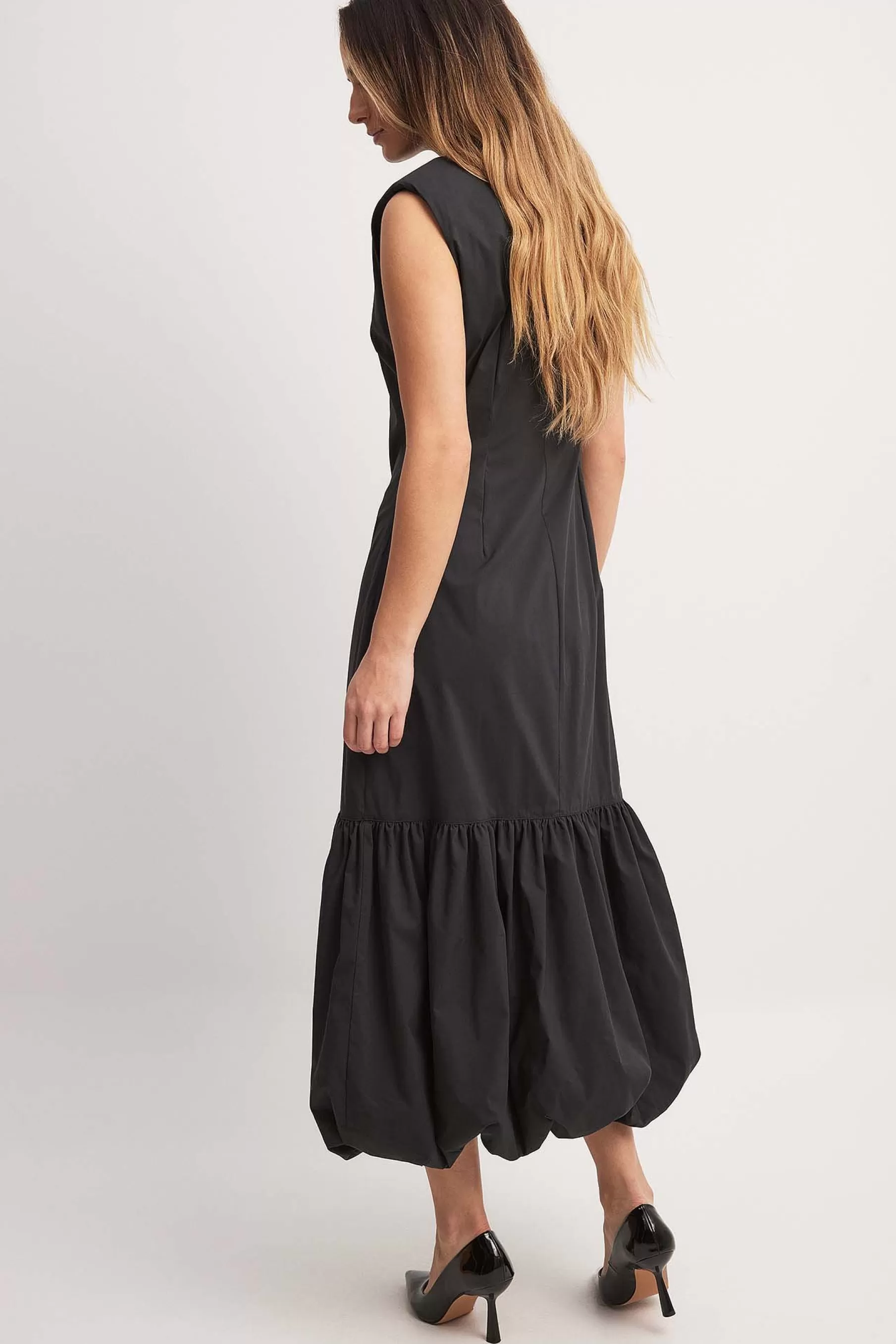 NA-KD Sleeveless Volume Hem Midi Dress Black