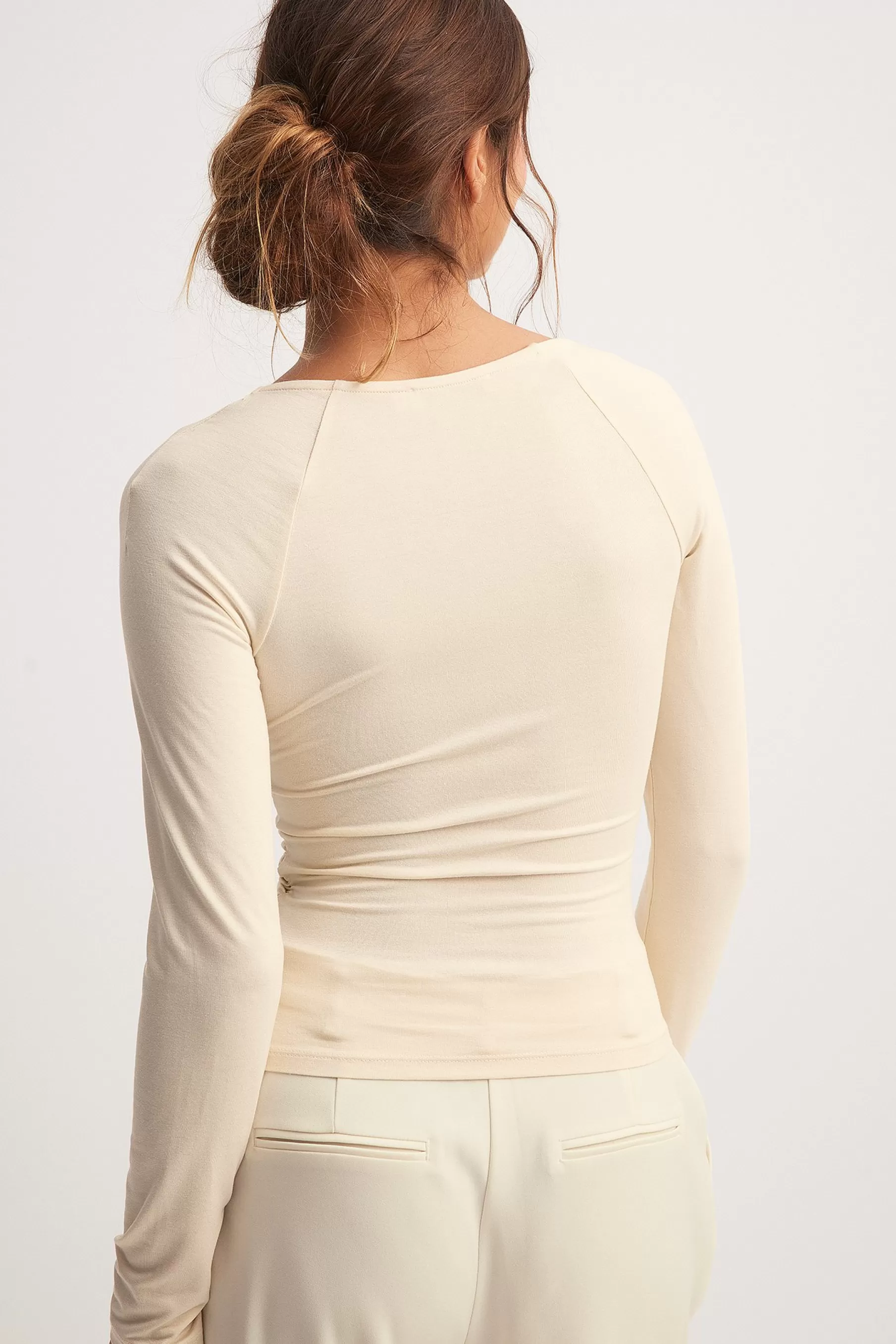 NA-KD Soft Line Front Twist Long Sleeve Top Offwhite