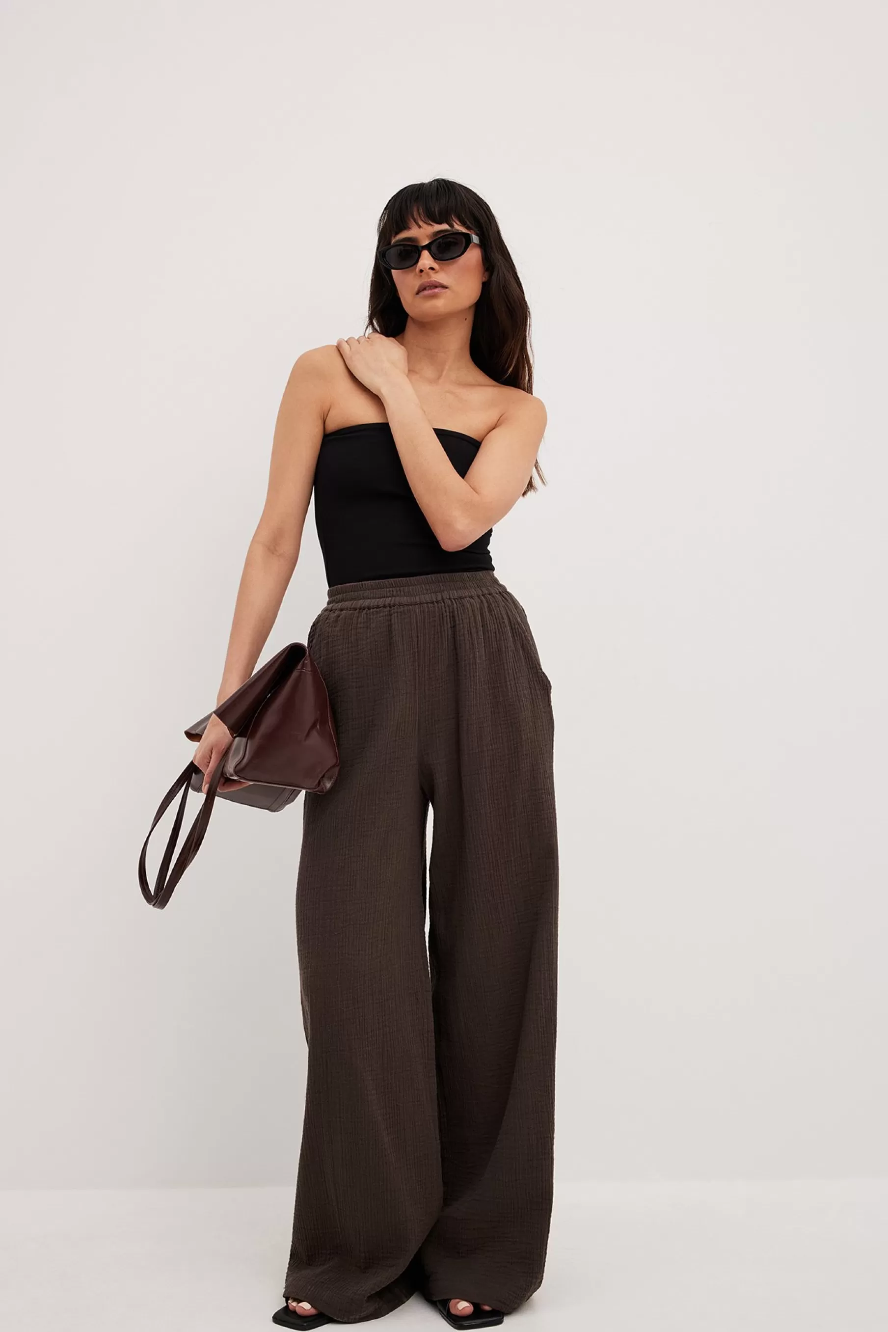 NA-KD Structured Flowy Elastic Waist Pants Brown