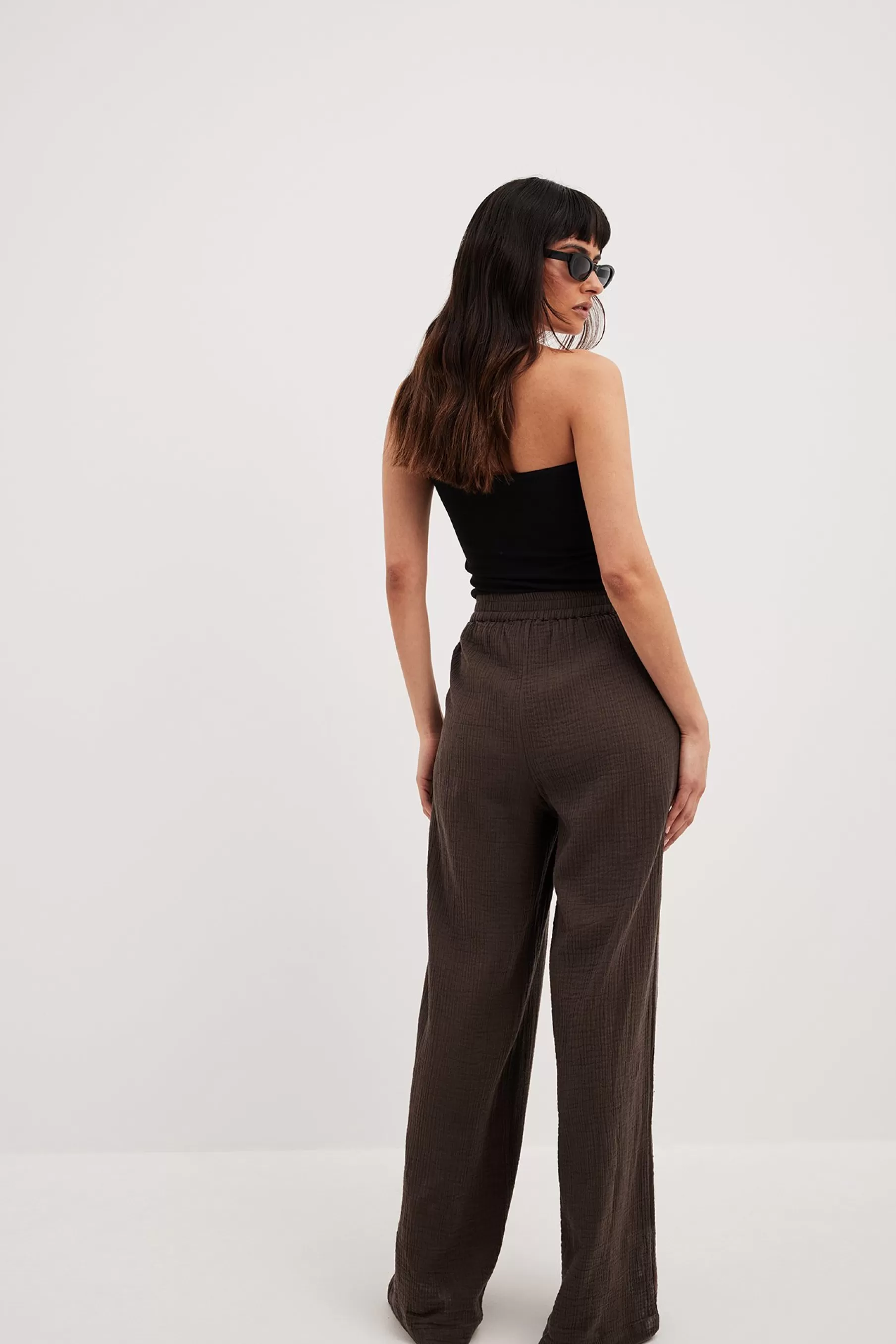 NA-KD Structured Flowy Elastic Waist Pants Brown