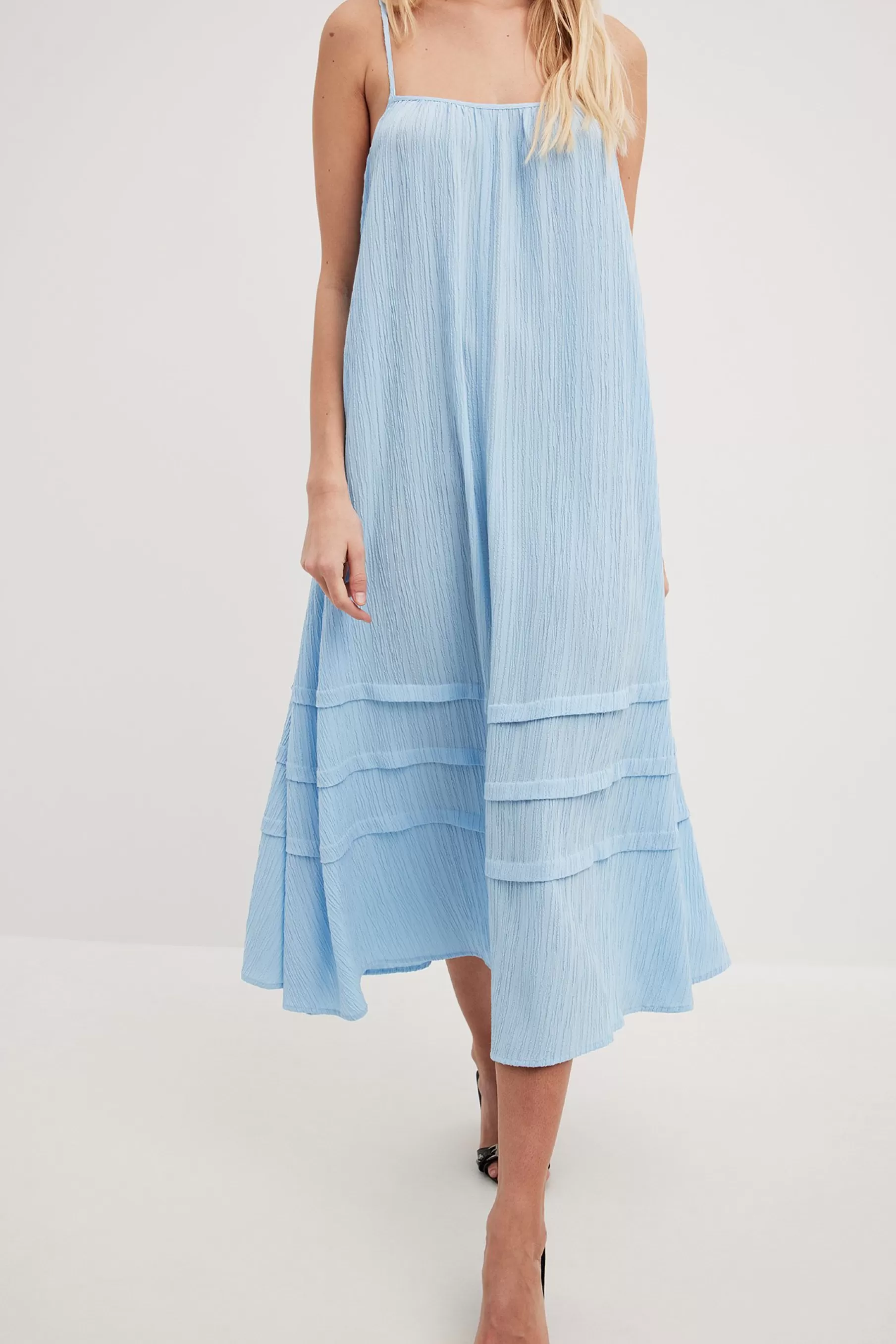 NA-KD Structured Flowy Midi Dress Blue