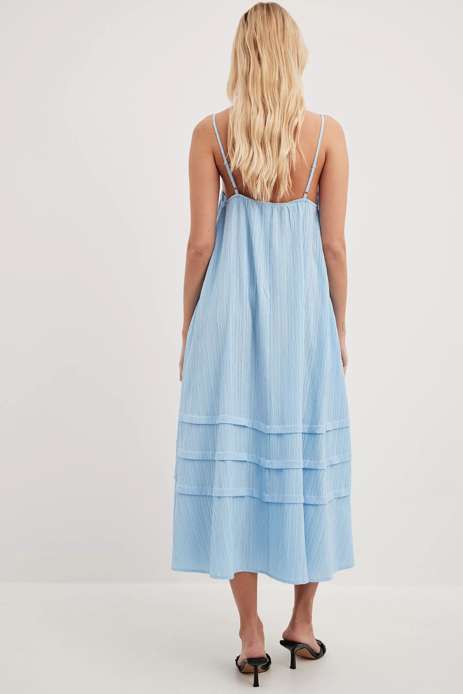 NA-KD Structured Flowy Midi Dress Blue