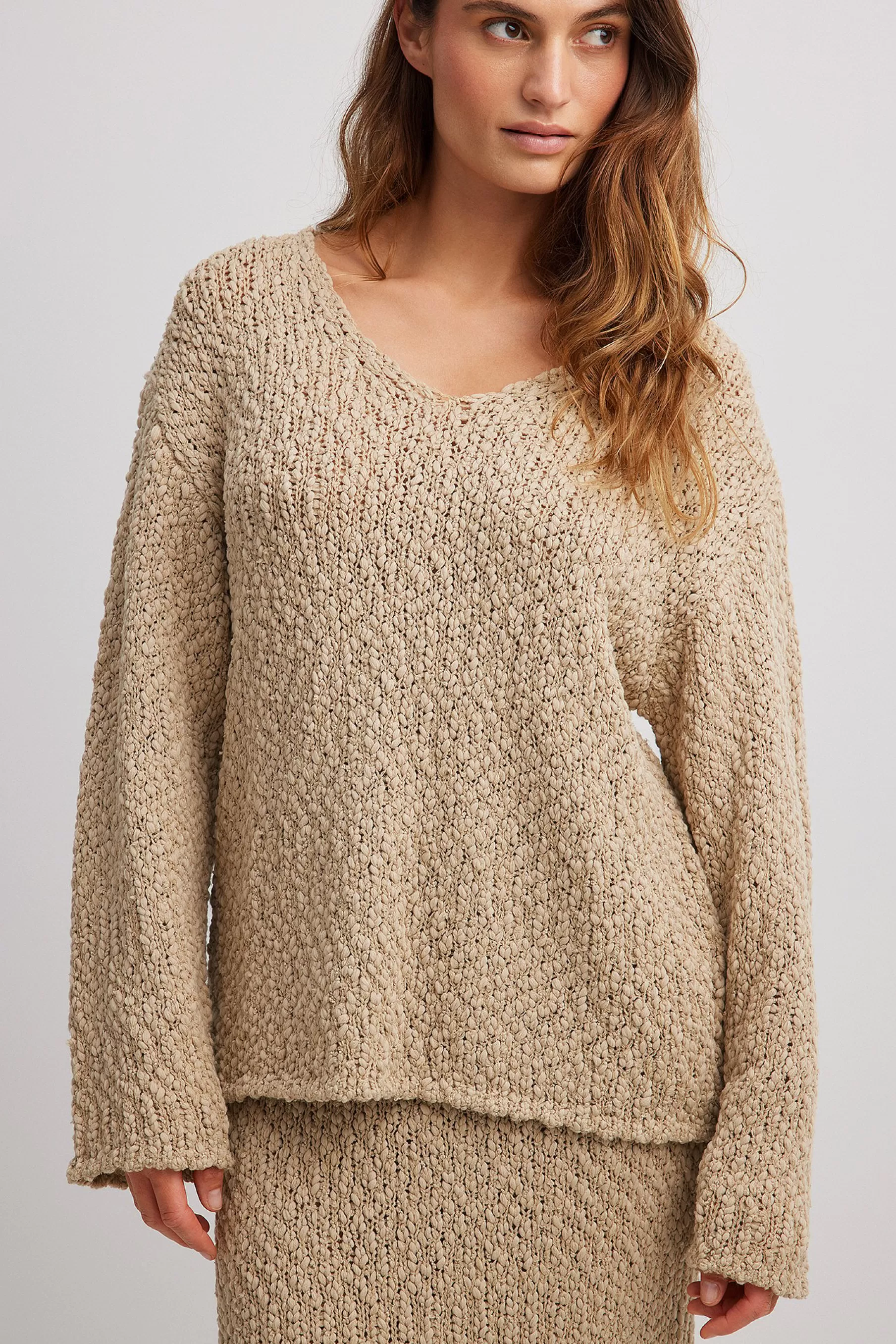 NA-KD Structured Knitted V-Neck Sweater Beige