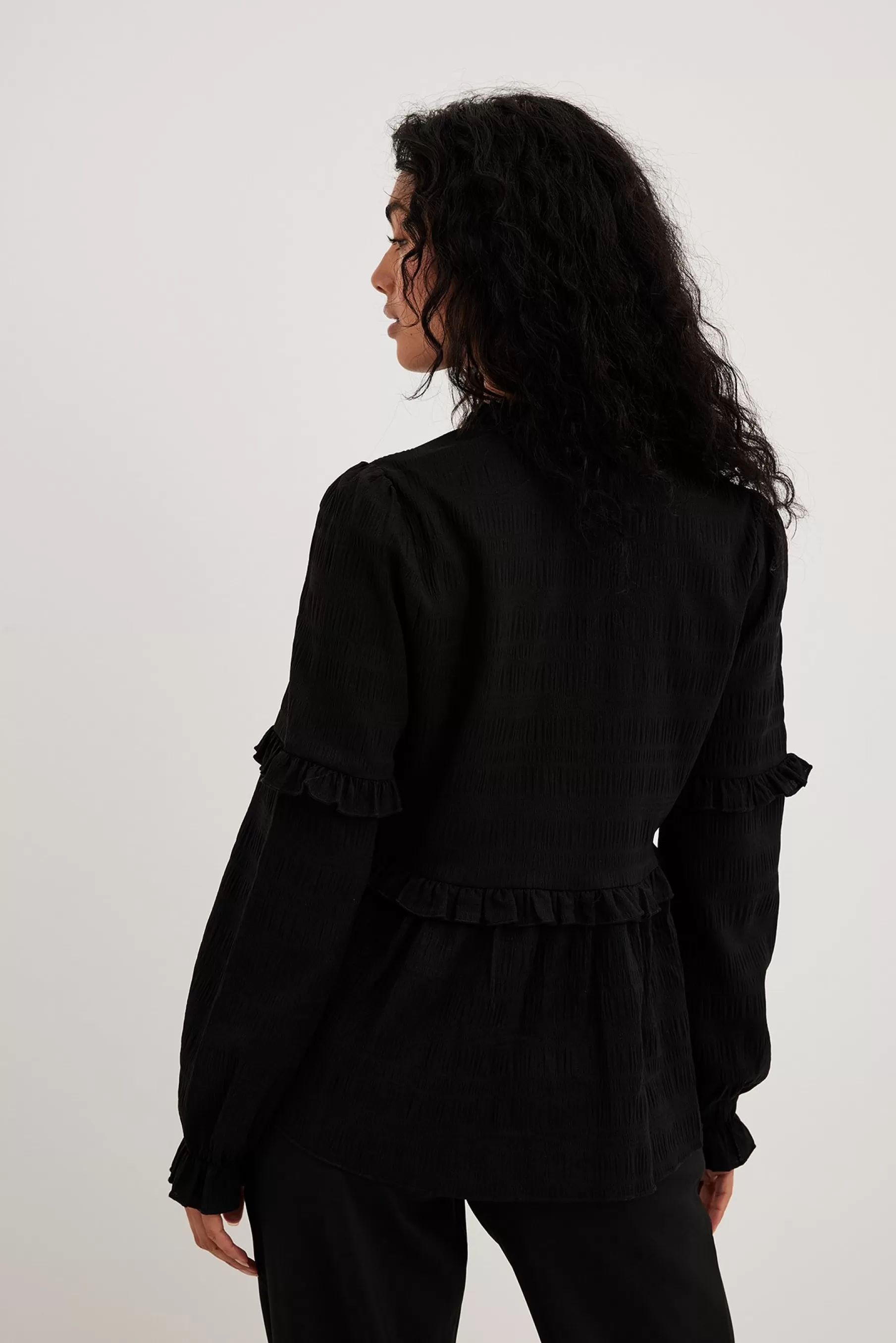 NA-KD Structured LS Frill Blouse Black