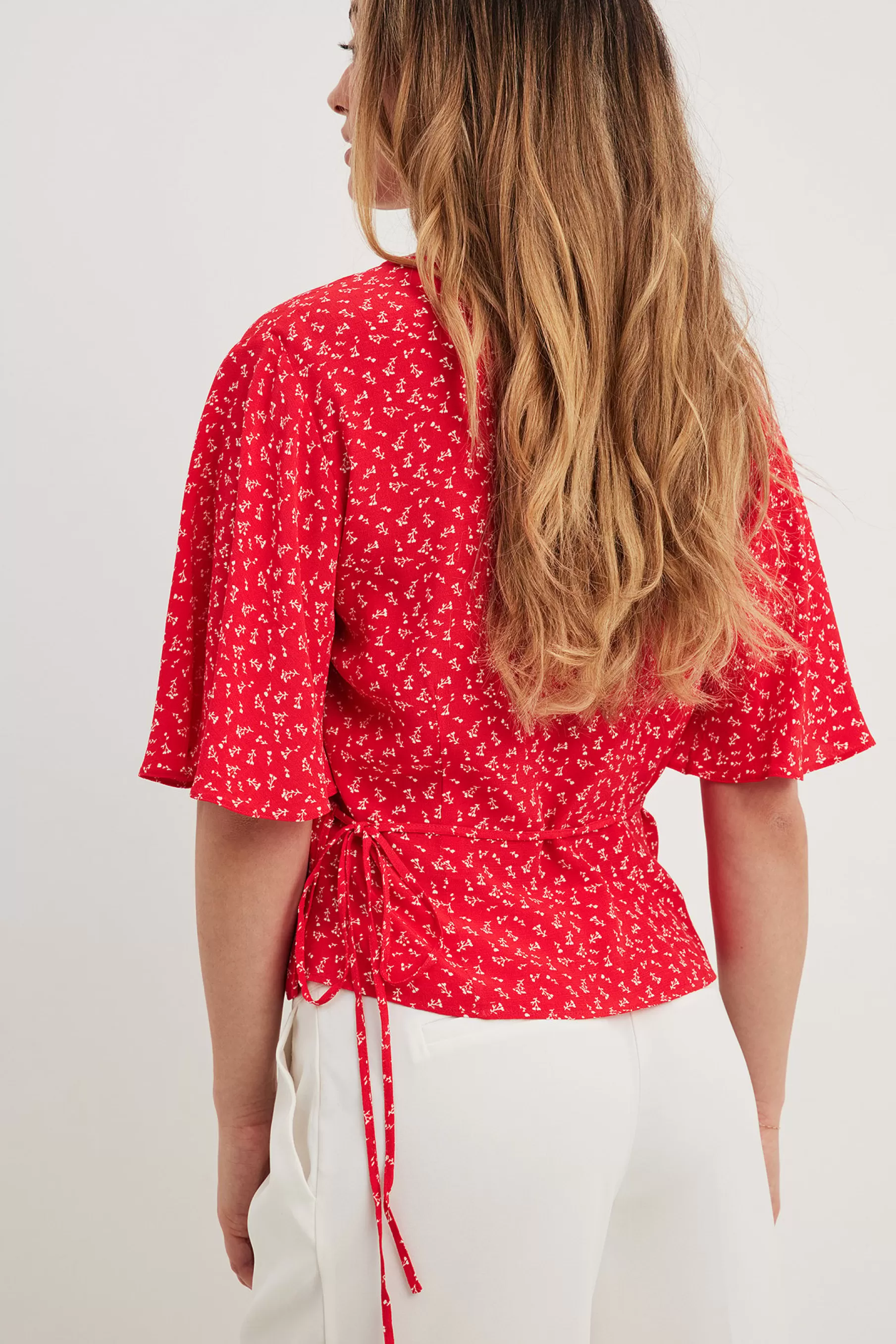 NA-KD Tie Front Butterfly Sleeve Top Red