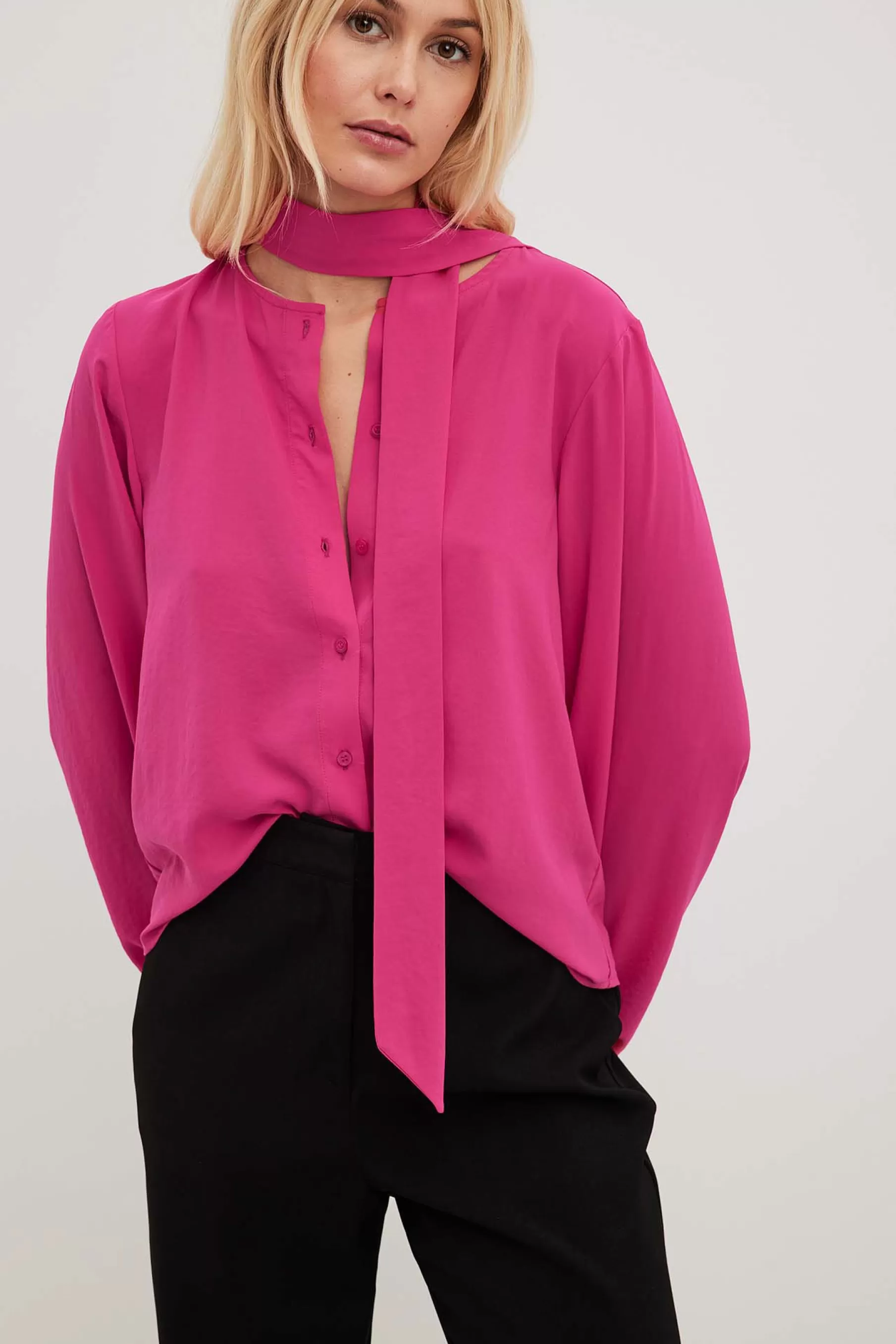 NA-KD Tie Neck Long Sleeve Blouse Pink