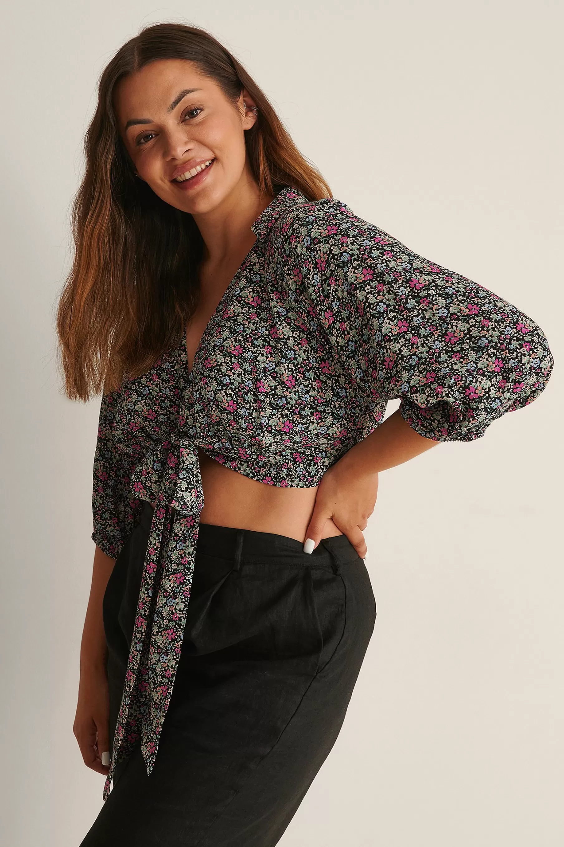 NA-KD Twist Front Short Sleeve Blouse Flower