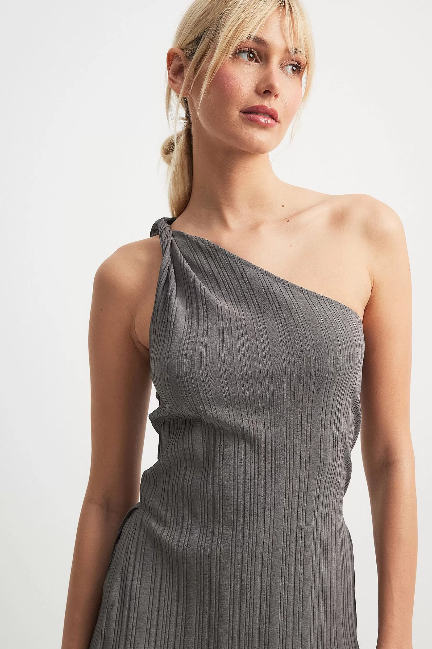 NA-KD Twist Shoulder Top Grey