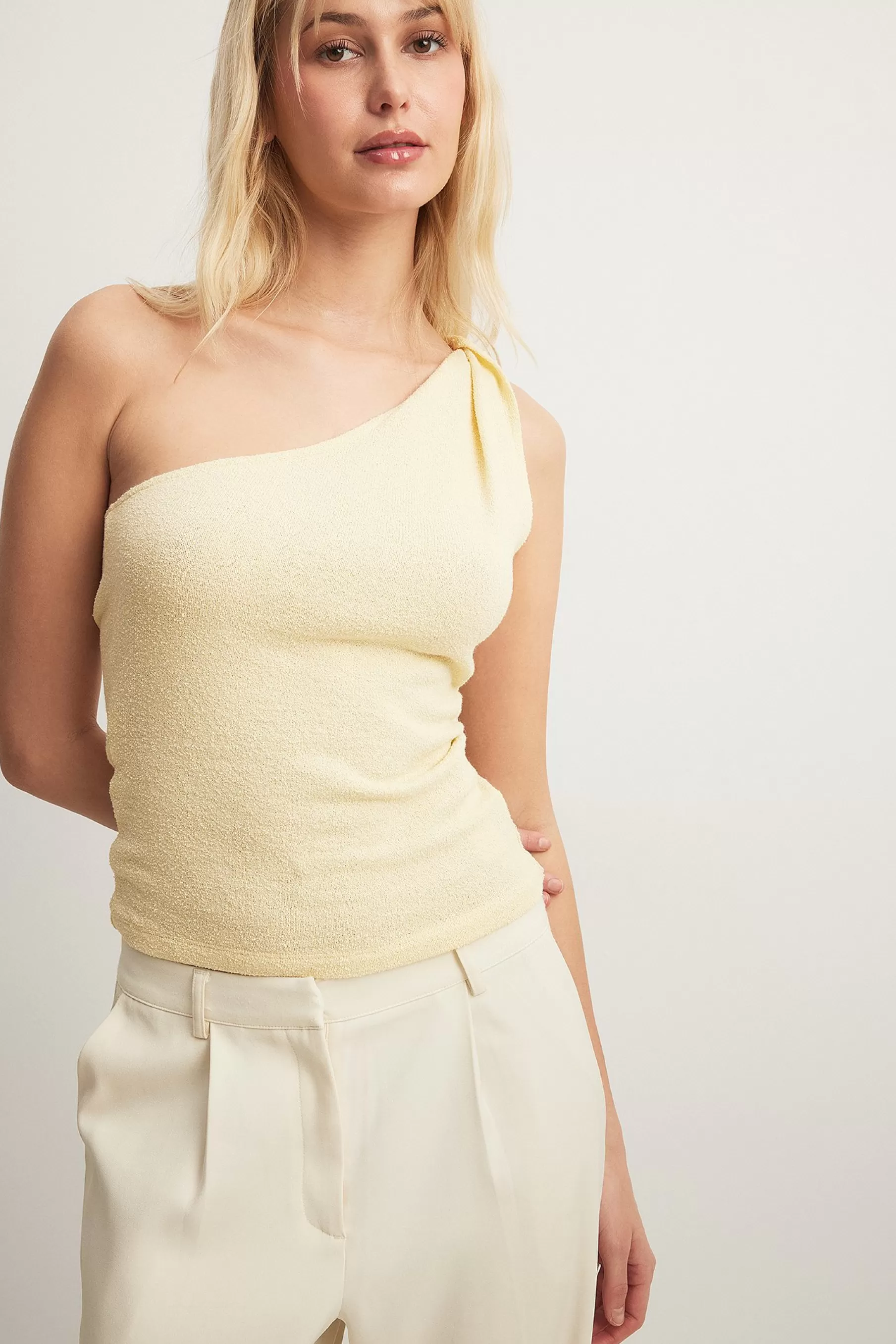 NA-KD Twist Structure Top Yellow