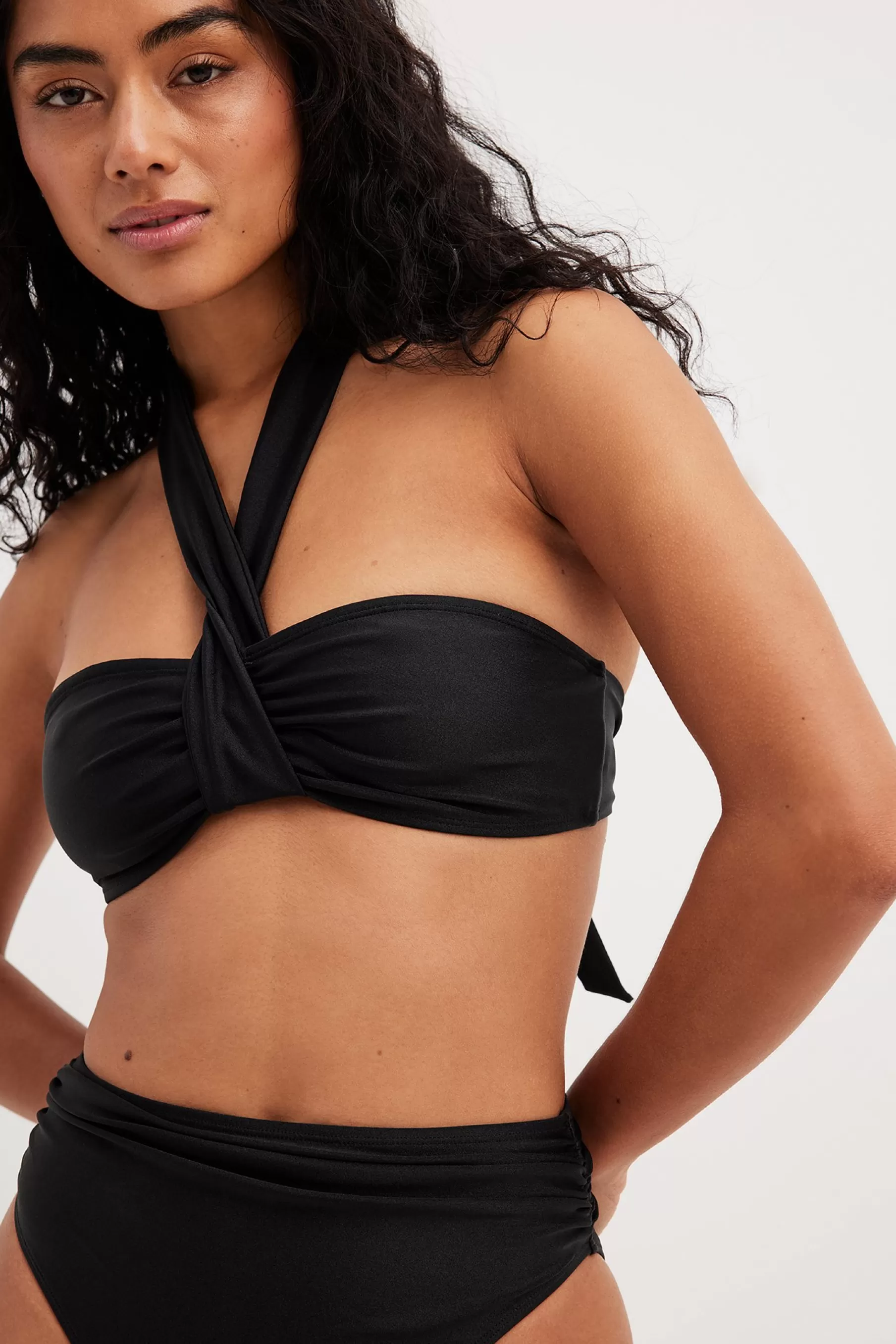 NA-KD Twisted Halterneck Bikini Top Black