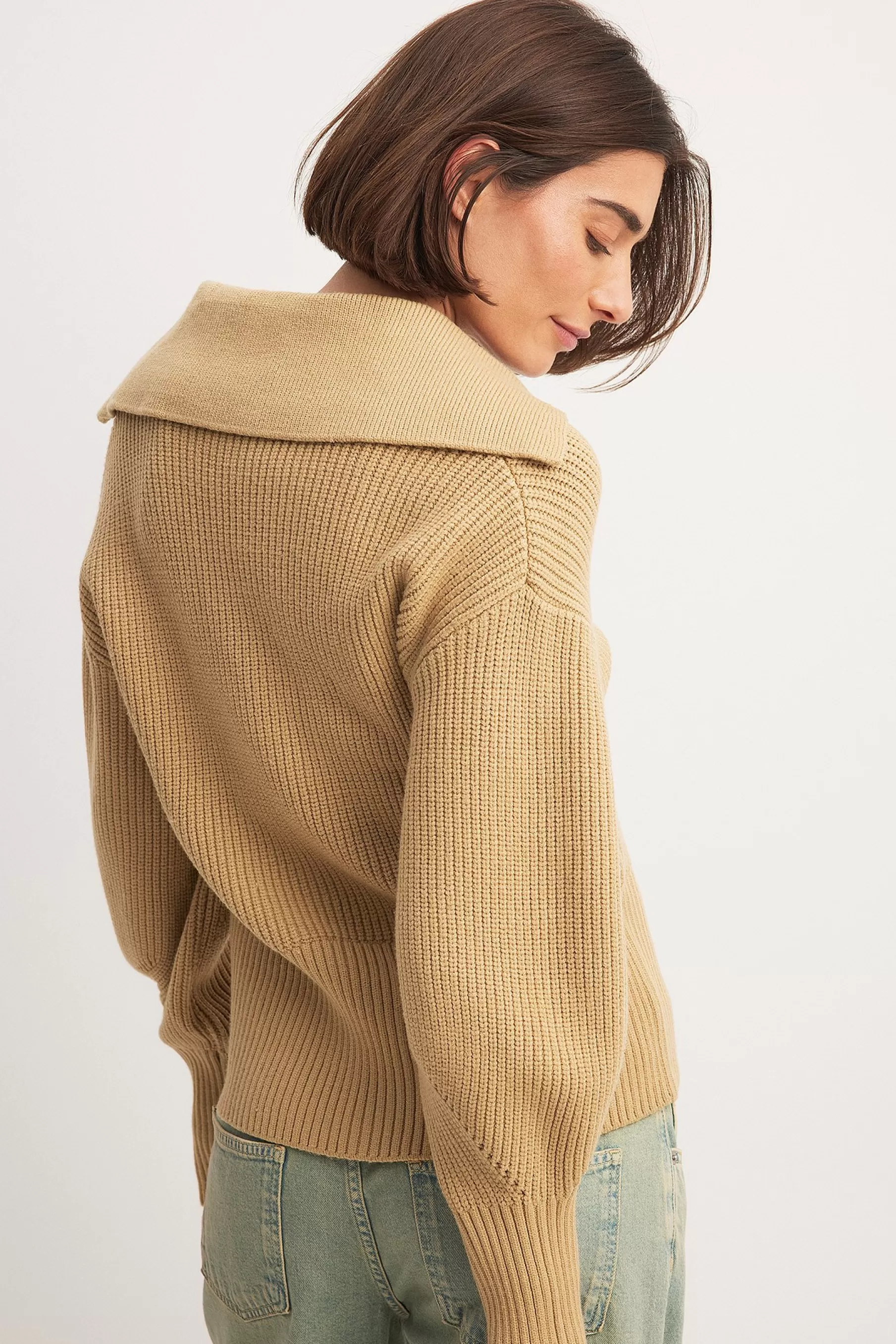 NA-KD V-neck Knitted Collar Sweater Beige