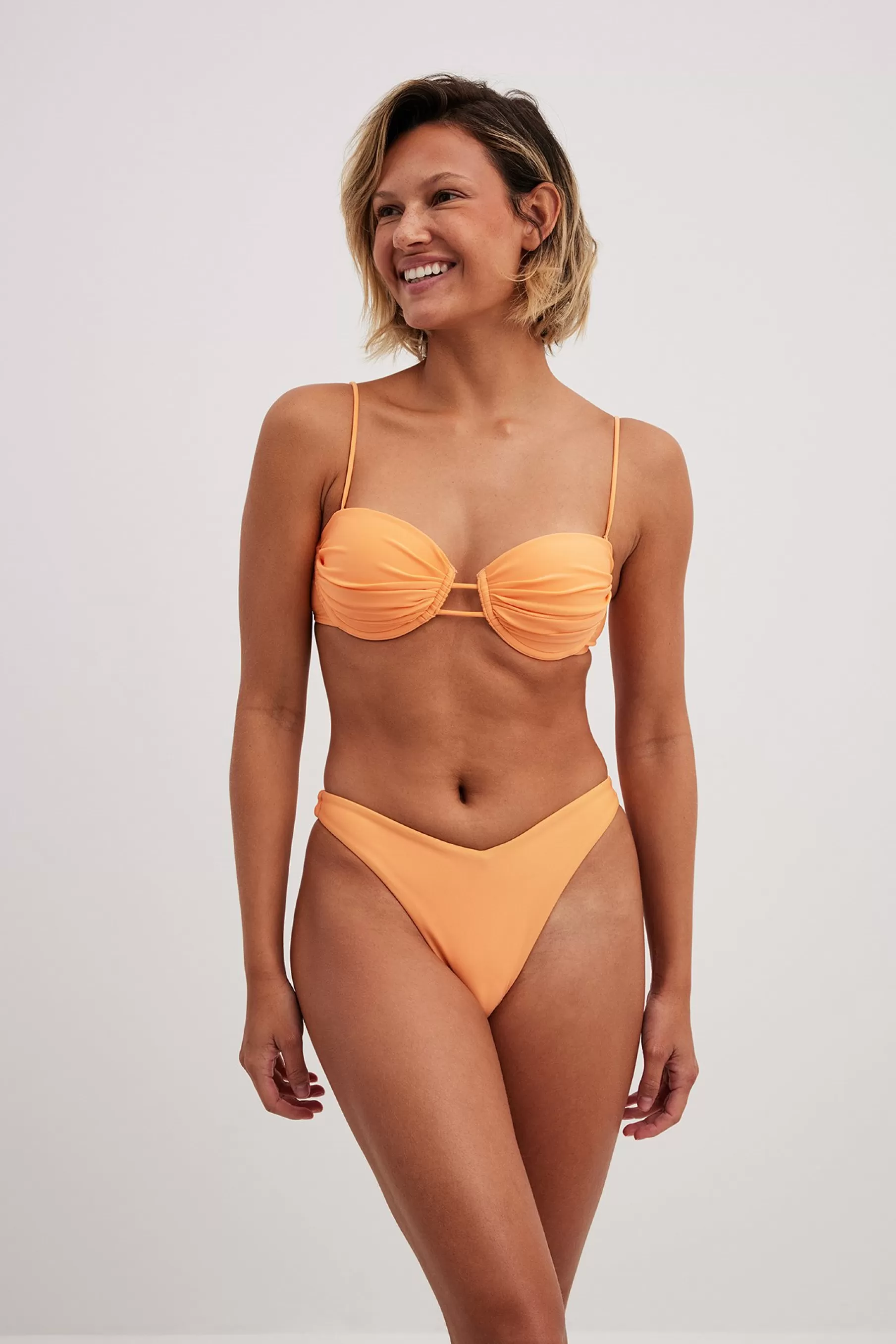 NA-KD V-shaped Bikini Bottom Orange