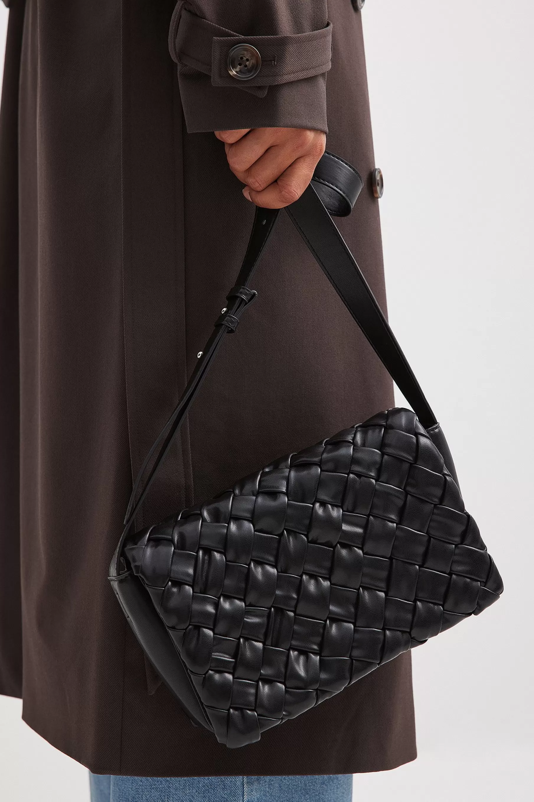 NA-KD Woven Flap Crossbody Bag Black