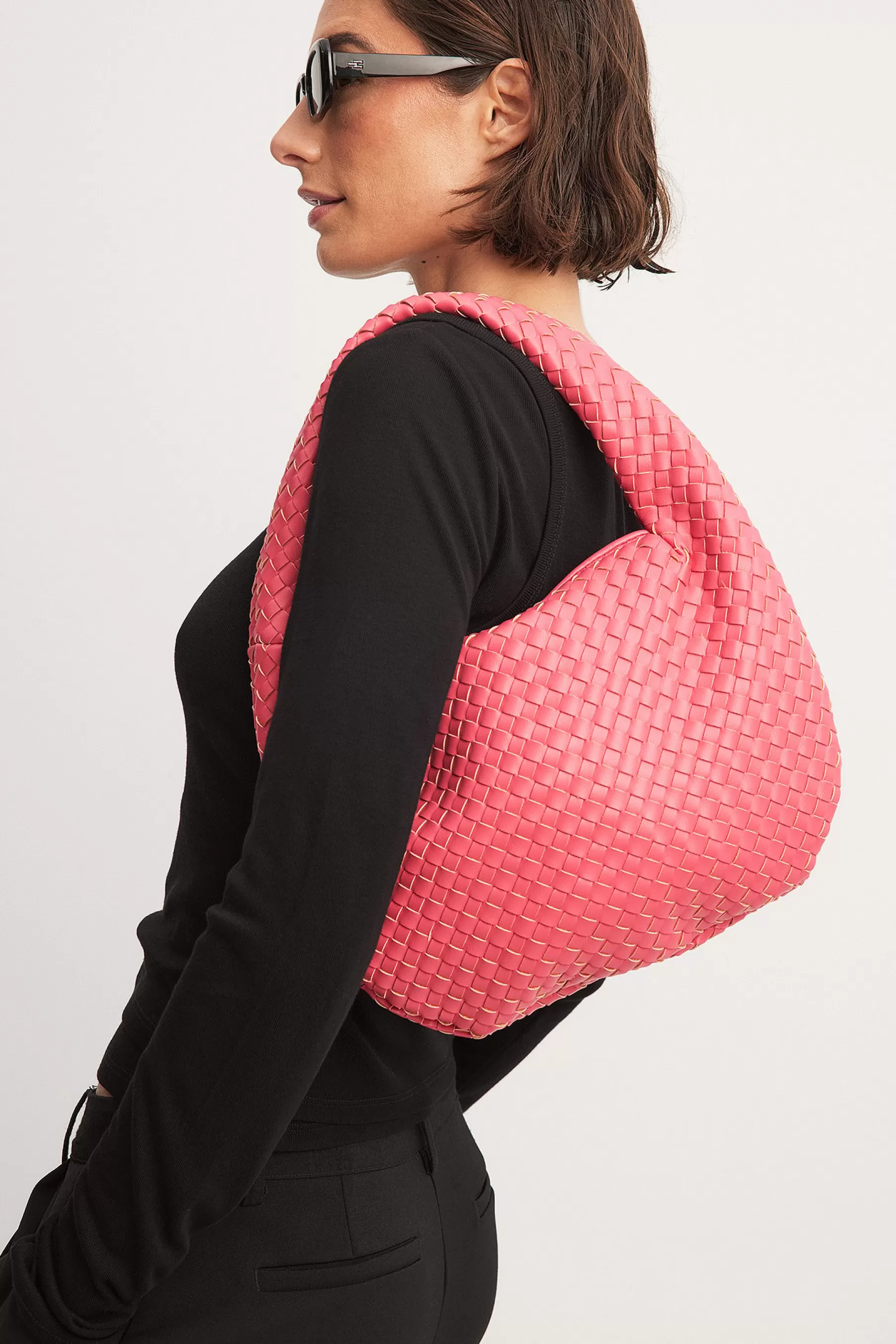 NA-KD Woven Rounded Shoulder Bag Pink