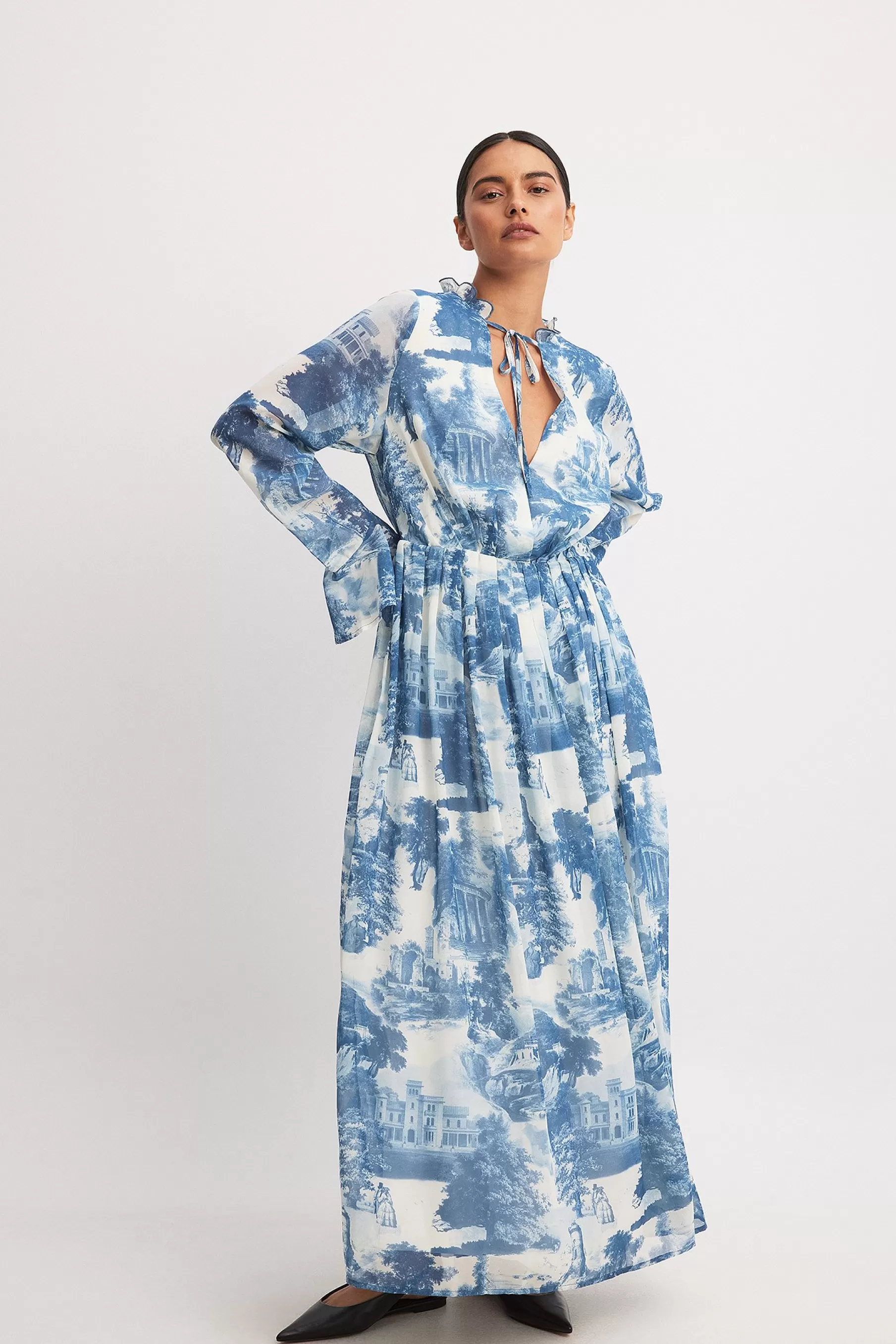 NA-KD Woven V-neck Maxi Dress Blue